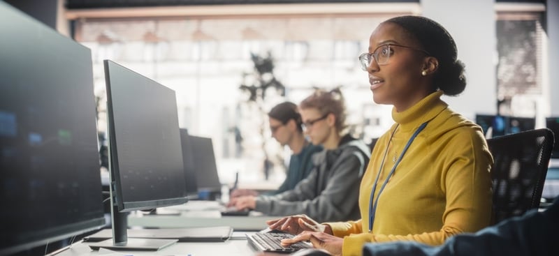 Can business simulation software improve Long-Term Skill Development?
